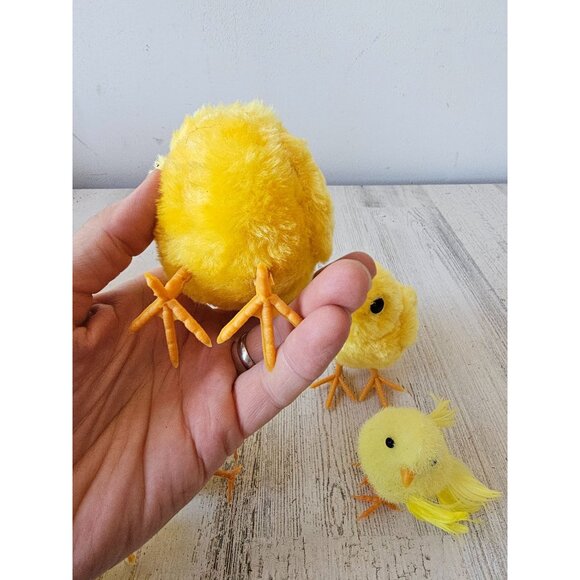 Realistic chick chicken Easter spring decor bird village - Picture 7 of 9